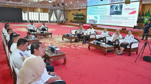 Gubernur Sumatera Utara (Sumut) Bobby Afif Nasution menerima audiensi Walikota Tanjungbalai Mahyaruddin Salim Batubara di Aula Tengku Rizal Nurdin Rumah Dinas Gubernur Sumut Jalan Sudirman Nomor 41 Medan, Rabu (24/6/2026).