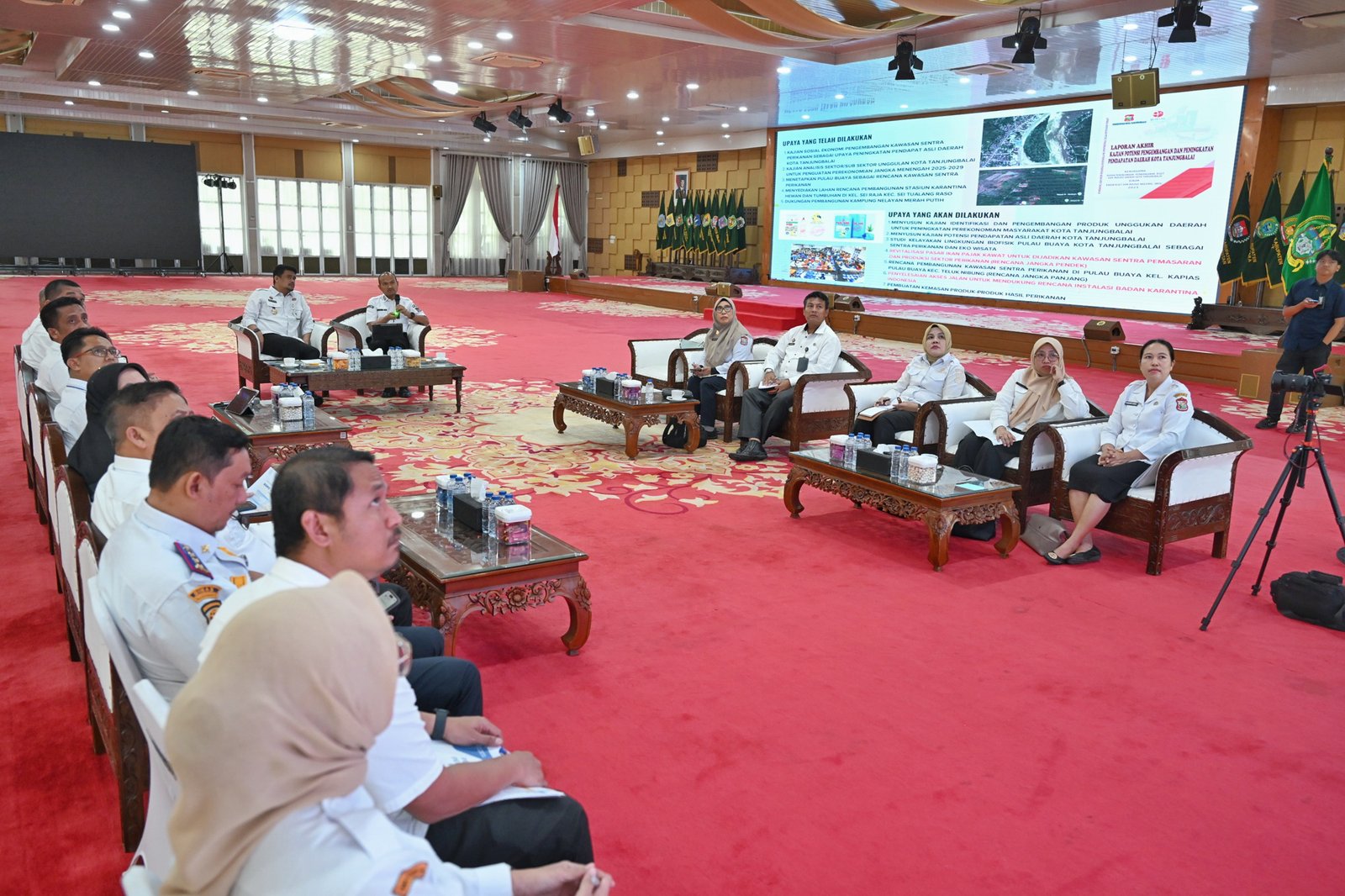 Gubernur Sumatera Utara (Sumut) Bobby Afif Nasution menerima audiensi Walikota Tanjungbalai Mahyaruddin Salim Batubara di Aula Tengku Rizal Nurdin Rumah Dinas Gubernur Sumut Jalan Sudirman Nomor 41 Medan, Rabu (24/6/2026).