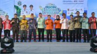 Bobby Nasution Desak Gubernur Sumatera Utara (Sumut) Muhammad Bobby Afif Nasution memimpin rapat Penyerahan Dana Bagi Hasil (DBH) Kabupaten/Kota se-Sumatera Utara Tahun 2026 secara virtual dari Aula Tengku Rizal Nurdin, Jalan Sudirman Medan, Rabu (10/6/2026) malam.