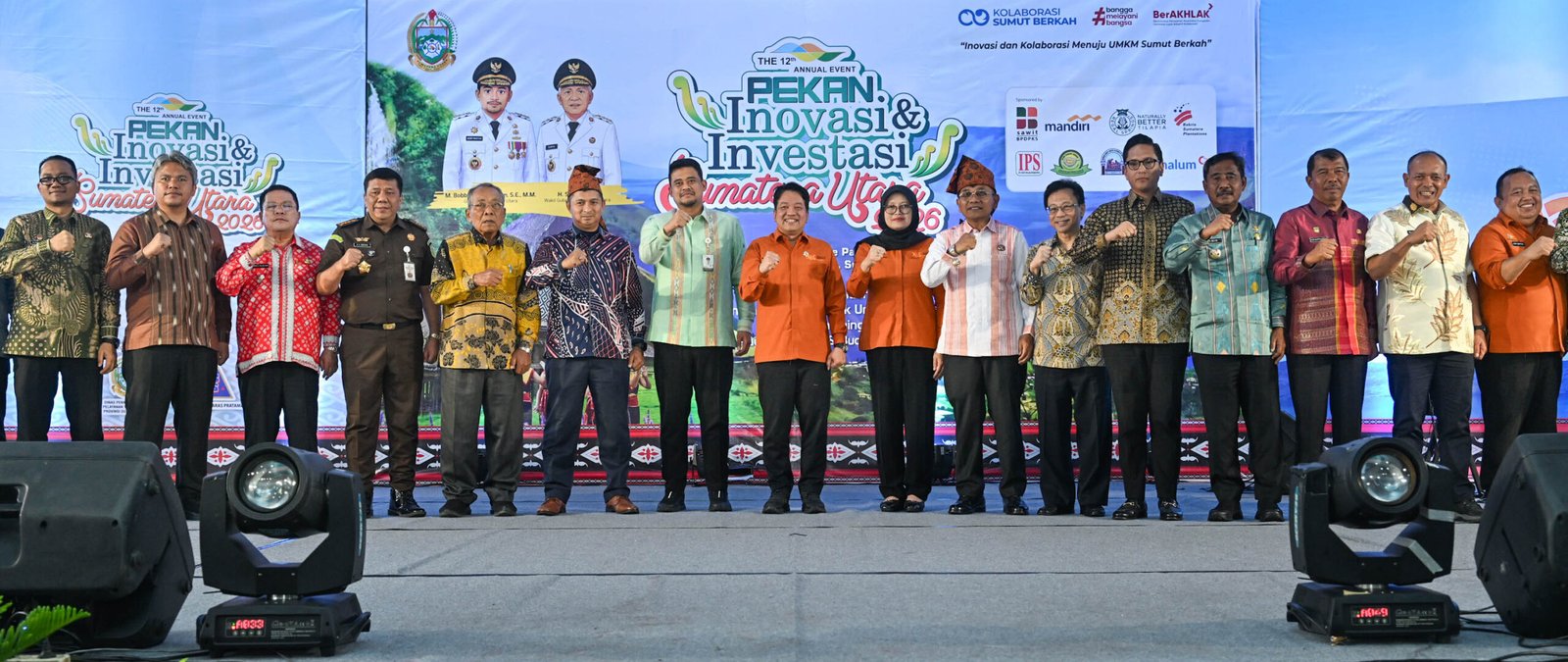 Gubernur Sumatera Utara (Sumut) Muhammad Bobby Afif Nasution memimpin rapat Penyerahan Dana Bagi Hasil (DBH) Kabupaten/Kota se-Sumatera Utara Tahun 2026 secara virtual dari Aula Tengku Rizal Nurdin, Jalan Sudirman Medan, Rabu (10/6/2026) malam.