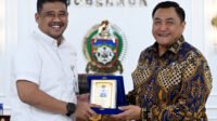 Gubernur Sumatera Utara (Sumut) Muhammad Bobby Afif Nasution menerima kunjungan Kepala Badan Narkotika (BNN) Provinsi Sumut Brigjen Pol Tatar Nugroho beserta jajaran di ruang kerja Gubernur, lantai 10 Kantor Gubernur Sumut, Jalan Diponegoro nomor 30, Medan, baru-baru ini. Gubernur mengajak BNNP Sumut memperkuat kolaborasi dan melakukan intervensi terpusat guna memberantas peredaran gelap narkotika di Sumut.