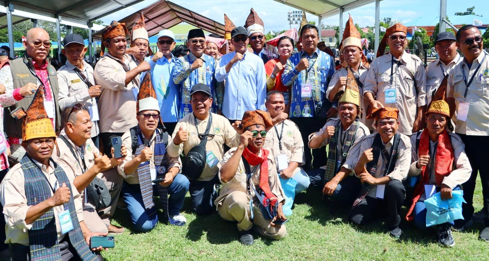 Bupati Simalungun foto bersama usai pembukaan Pekan Nasional Petani Nelayan XVII Tahun 2026.