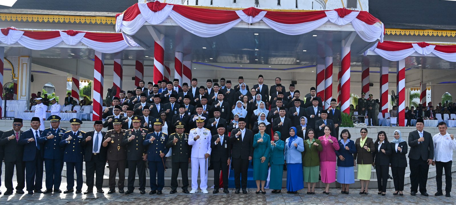 Gubernur Sumatera Utara (Sumut) Bobby Afif Nasution sebagai Inspektur Upacara Hari Lahir Pancasila Tahun 2026 Provinsi Sumatera Utara di Lapangan Astaka Jalan William Iskandar, Deliserdang, Senin (1/6/2026).