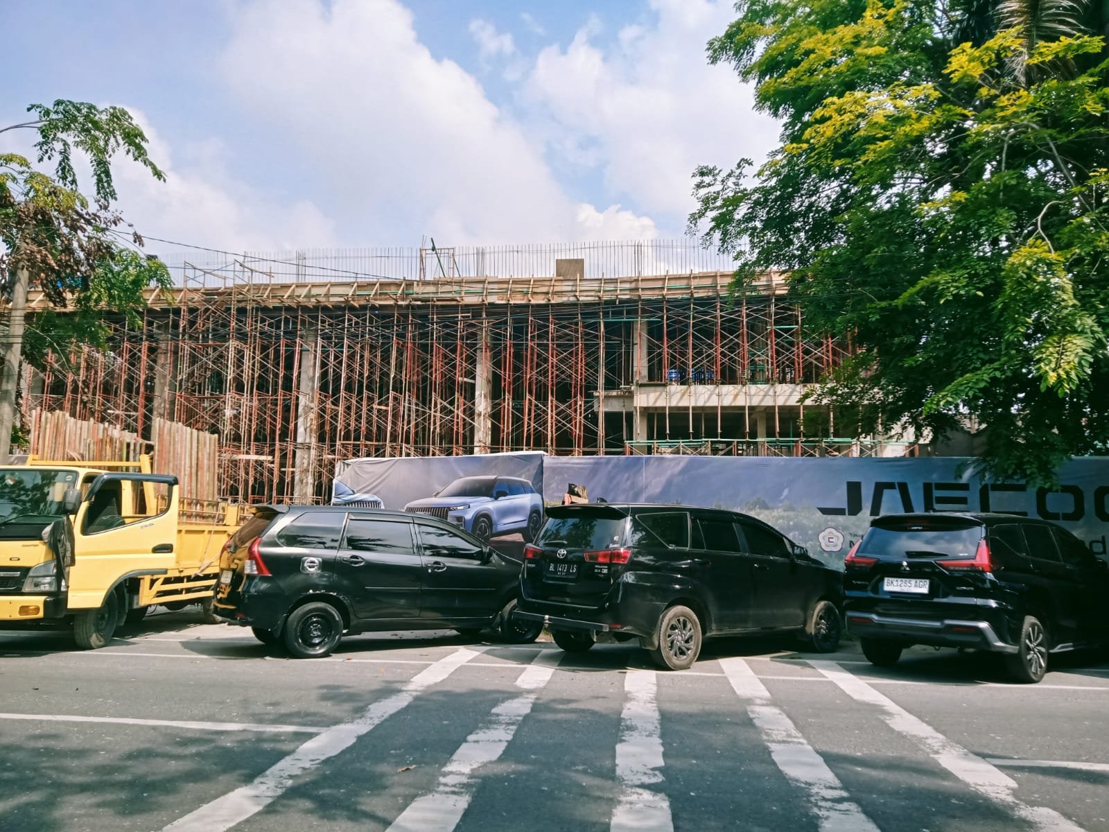 Inilah Bangunan bermasalah yang akan dijadikan Showroom
