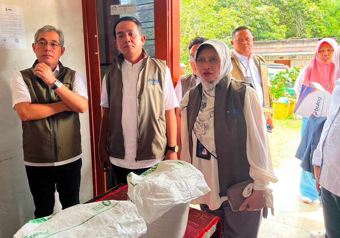 Direktur Bulog Turun Langsung,Hendra Susanto didampingi Pimpinan wilayah Sumut Budi Cahyanto , Pastikan Percepatan Salur Banpang Sumut