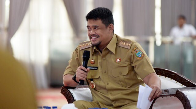 Gubernur Sumatera Utara (Sumut) Bobby Nasution melepas keberangkatan Kontingen Provinsi Sumut pada Pesta Paduan Suara Gerejawi (Pesparawi) Nasional XIV di Aula Tengku Rizal Nurdin Jalan Sudirman Kota Medan, baru-baru ini.