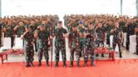 Pangdam I/BB saat memberikan arahan dan foto bersama dengan Danrem 023/KS beserta jajaran.