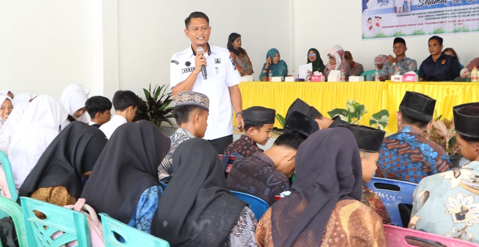 Plt. Kepala Dinas Komunikasi dan Informatika Kabupaten Simalungun, Akbar Putera Siregar saat menyampaikan arahannya.