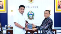 Gubernur Sumatera Utara (Sumut) Muhammad Bobby Afif Nasution menerima audiensi Kepala Otoritas Jasa Keuangan (OJK) Sumut Triyoga Laksito beserta jajaran di ruang kerja Gubernur Sumut, Jalan P. Diponegoro, Medan, Rabu (3/6/2026).