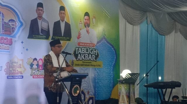 Wali Kota Medan Rico Tri Putra Bayu Waas saat memberikan kata sambutan di pembukaan Pekan Kuliner Khas ke V 2026, Halal, Aman & Sehat.