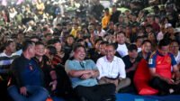 Bersama Bobby Nasution-2 Gubernur Sumatera Utara Muhammad Bobby Afif Nasution bersama Bupati/Walikota Se-Kepulauan Nias serta ribuan masyarakat menyaksikan pertandingan Final Piala Dunia 2026 antara Spanyol melawan Argentina, Senin (20/7/2026) dini hari melalui mobil videotron yang difasiiltasi oleh Dinas Komunikasi & Informatika Provinsi Sumatera Utara.
