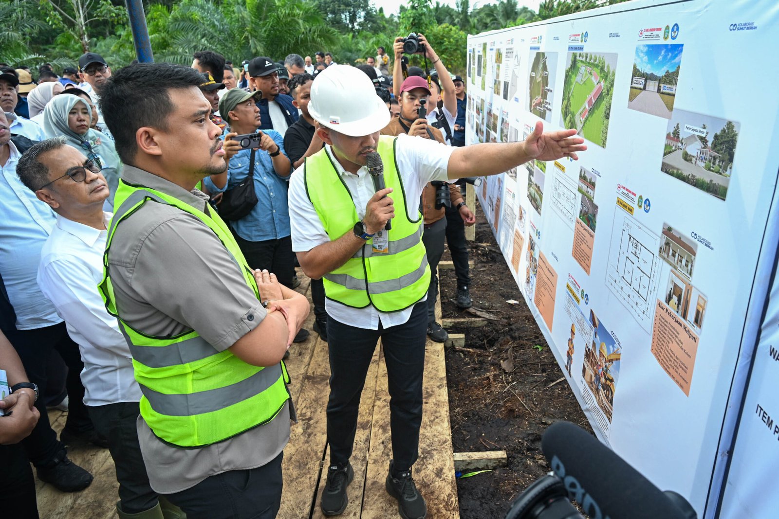 Gubernur Sumut, Bobby Nasution meninjau pembangunan relokasi SMK Negeri 1 Gido, Kabupaten Nias, Rabu (15/7/2026). Tahap I proses pembangunan Sekolah ini ditargetkan akan selesai di akhir November 2026