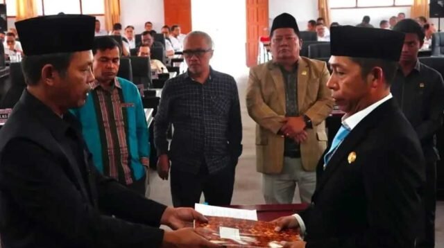 Bupati Taput JTP Hutabarat dan DPRD sepakat menandatangani Nota Kesepakatan APBD 2027.