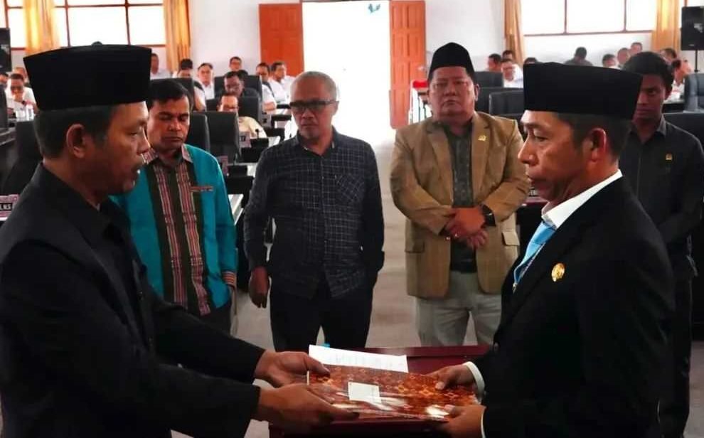 Bupati Taput JTP Hutabarat dan DPRD sepakat menandatangani Nota Kesepakatan APBD 2027.