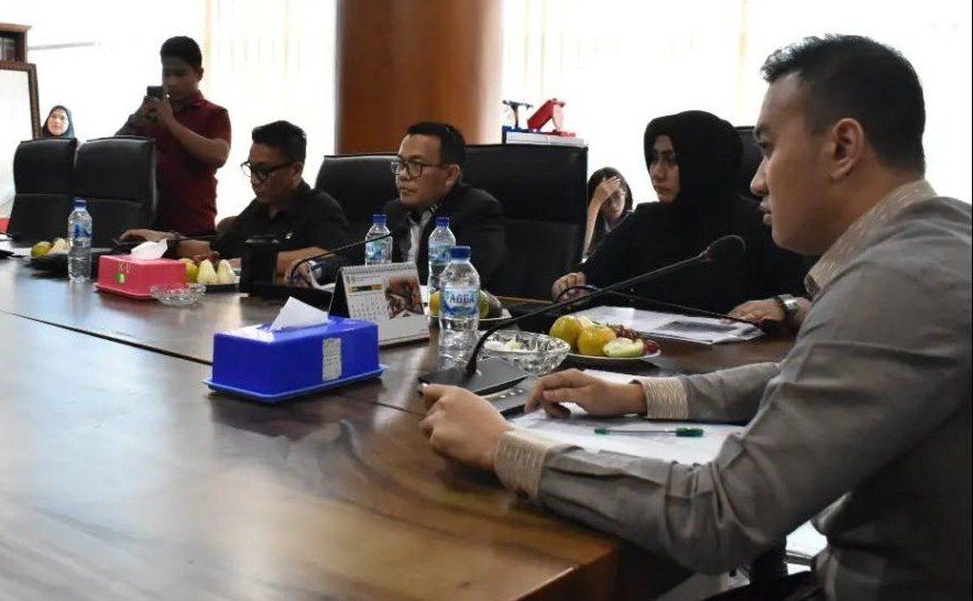 Rapat Dengar Pendapat ( RDP ) yang dipimpin Wakil Ketua Komisi 4, M.Afri Rizki Lubis, anggota Lailatul Badri, Edwin Sugesti dan Datuk Iskandar Muda, Selasa (26/7/2026) 