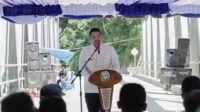 Gubernur Sumatera Utara (Sumut) Muhammad Bobby Nasution meresmikan Jembatan Aek Sipange di Kecamatan Aek Bilah, Kabupaten Tapanuli Selatan, baru-baru ini.