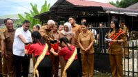 Wakil Gubernur (Wagub) Sumatera Utara (Sumut), H Surya didampingi Kepala Dinas Sosial Sumut Adi Putra Parlaungan dan Staf Ahli Gubernur Sumut Bidang Pendidikan, Kesehatan, Infrastruktur, dan Pemberdayaan Masyarakat Alfi Syahriza mengunjungi sekaligus memotivasi puluhan siswa penerima manfaat di UPTD Pelayanan Sosial Anak, Kota Gunungsitoli, Dinas Sosial Sumut, Senin (20/7/2026).