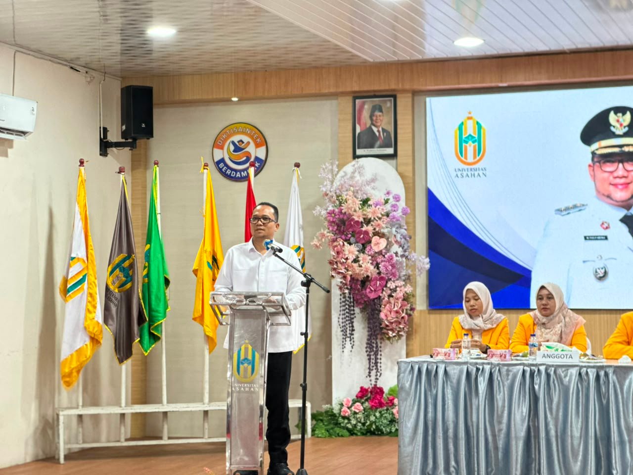 Muhammad Fadly Abdina Beri Orasi Ilmiah kepada lulusan Fakultas Pertanian UNA