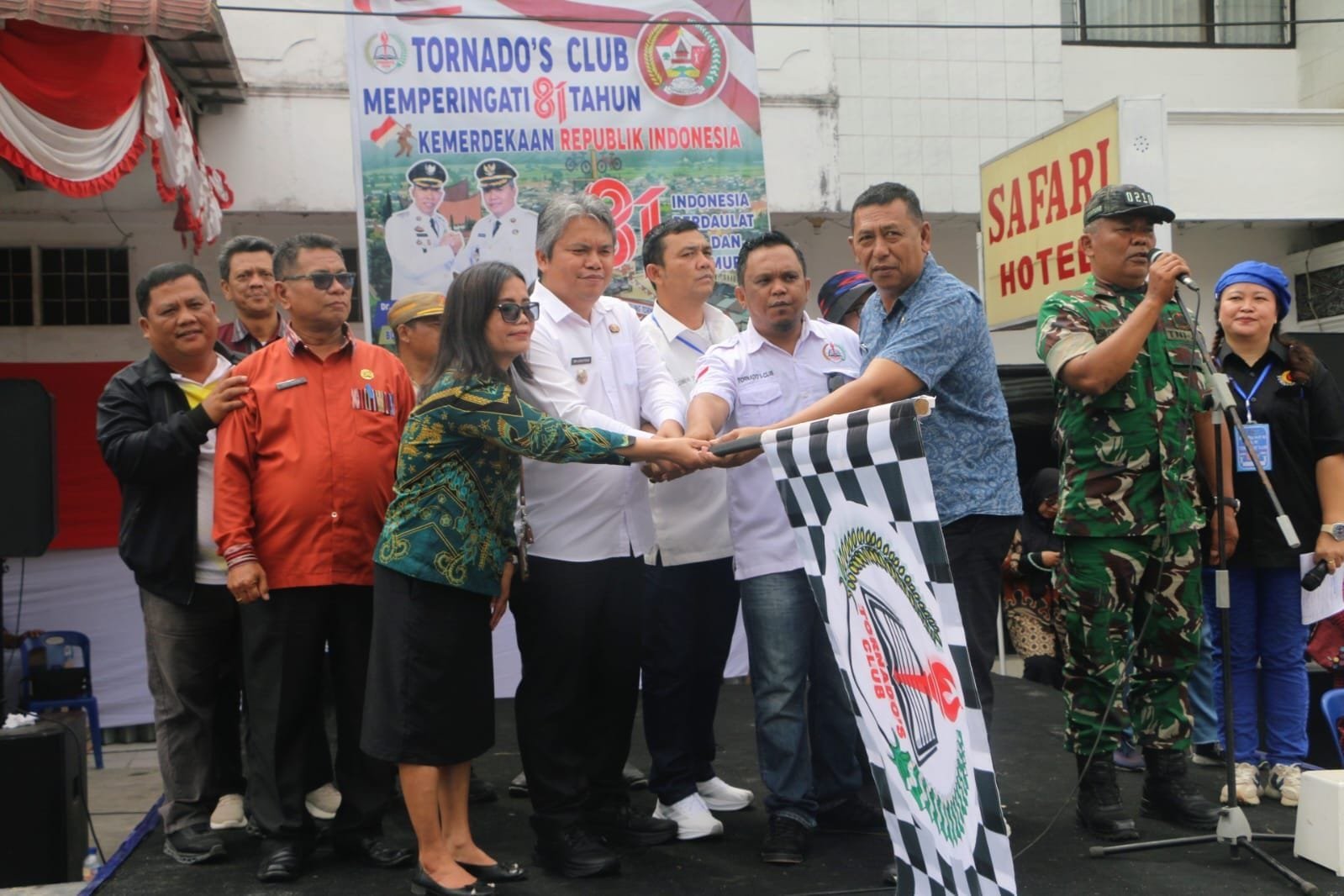Festival Drumband diikuti 26 sekolah ramaikan HUT Kemerdekaan RI di Taput.
