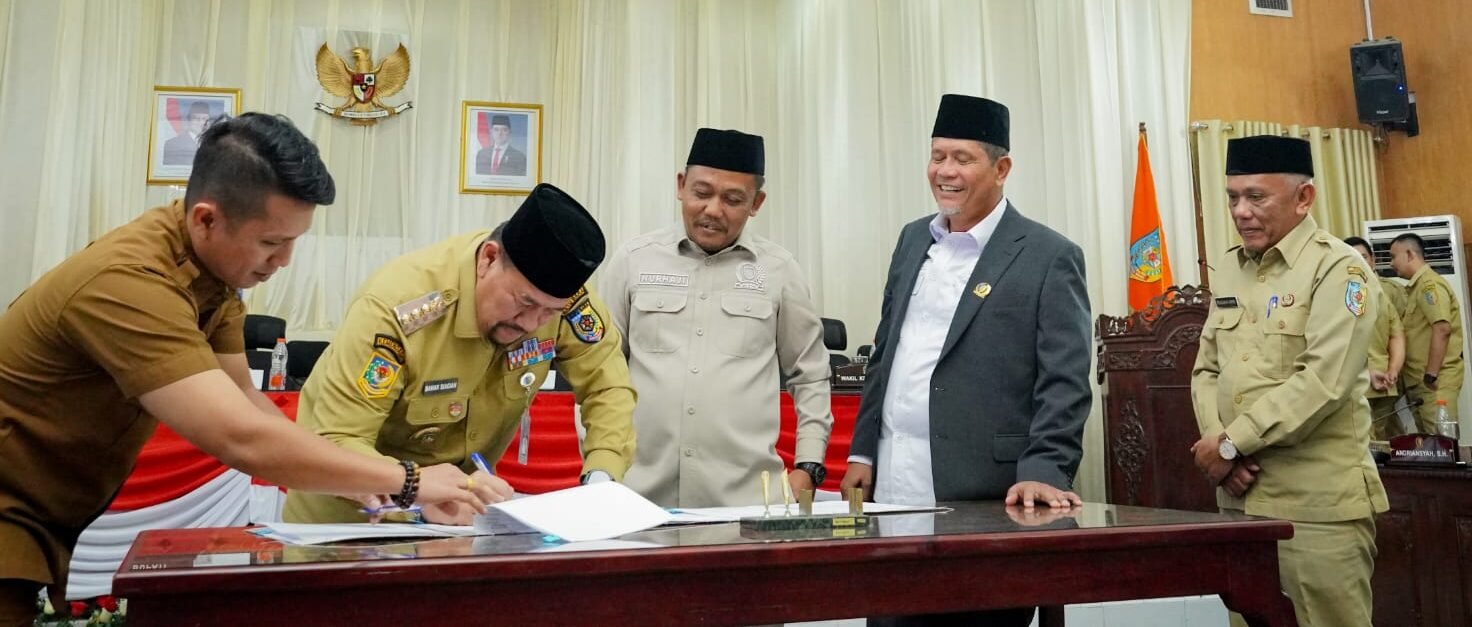 Penanda tanganan persetujuan bersama Pemkab BB dan DPRD BB terhadap KUA - PPAS R.APBD Tahun Anggaran 2026