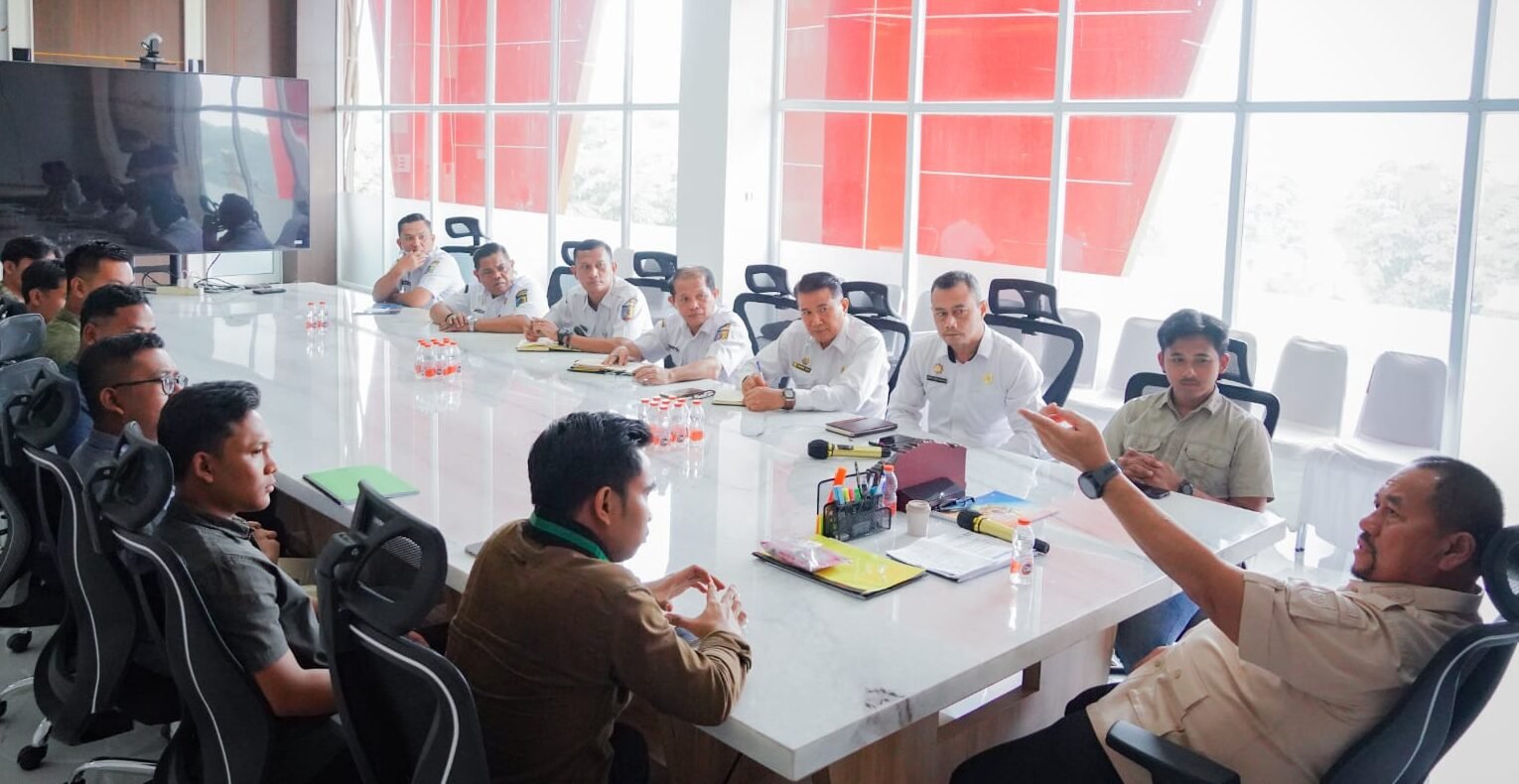 Bupati Batu Bara Dr. H. Baharuddin Siagian, S.H., M.Si., C.L.A., didampingi Wakil Bupati Batu Bara Syafrizal, S.E., M.AP., menerima audiensi dan silaturahmi Himpunan Mahasiswa Islam (HMI) Cabang Kisaran