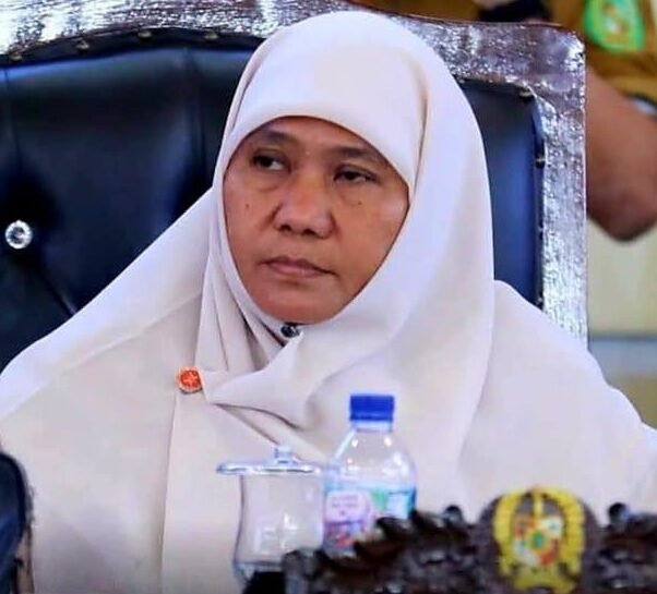 Wakil Ketua DPRD Medan Hj Sri Rezeki